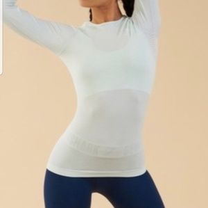 Seamless long sleeve top